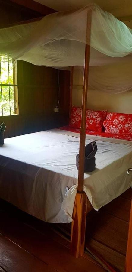 Retro Kampot Guesthouse Dış mekan fotoğraf