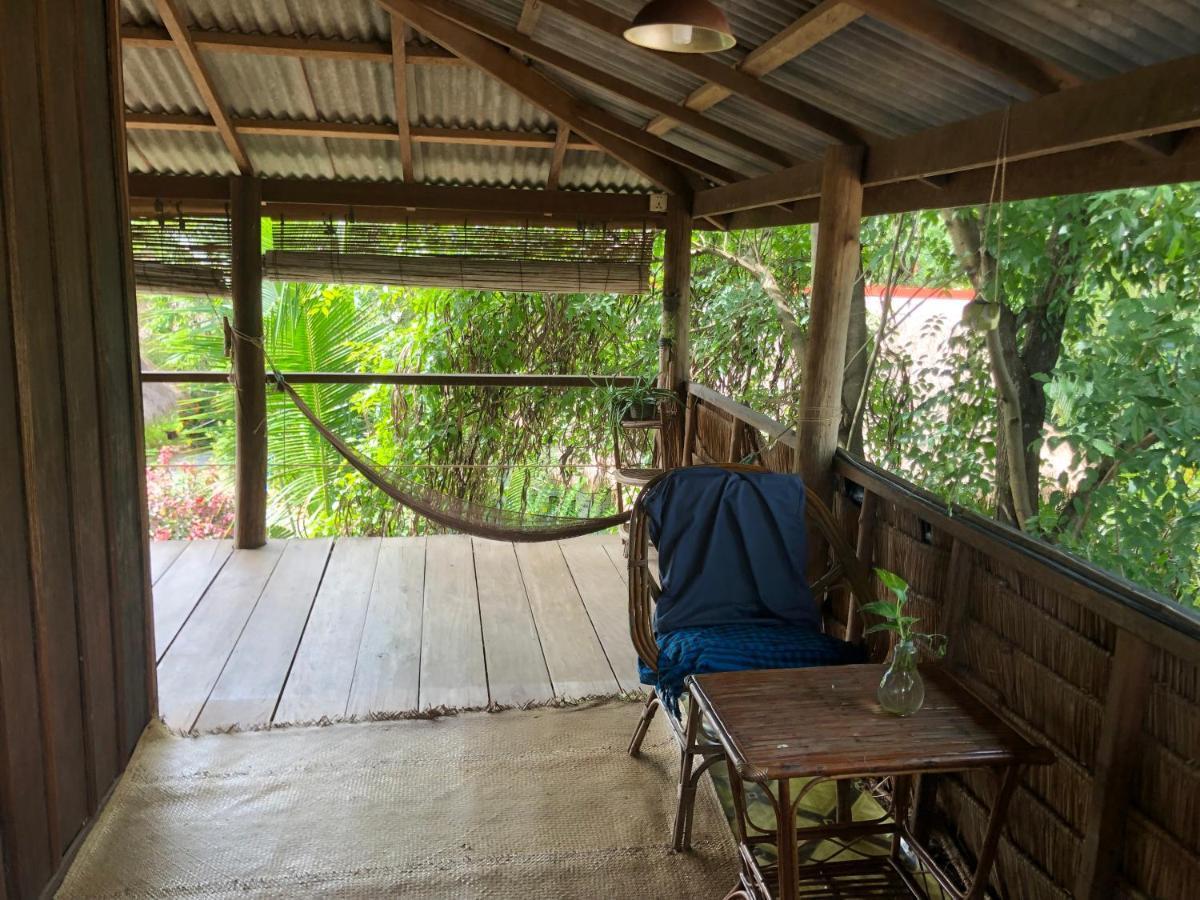 Retro Kampot Guesthouse Dış mekan fotoğraf