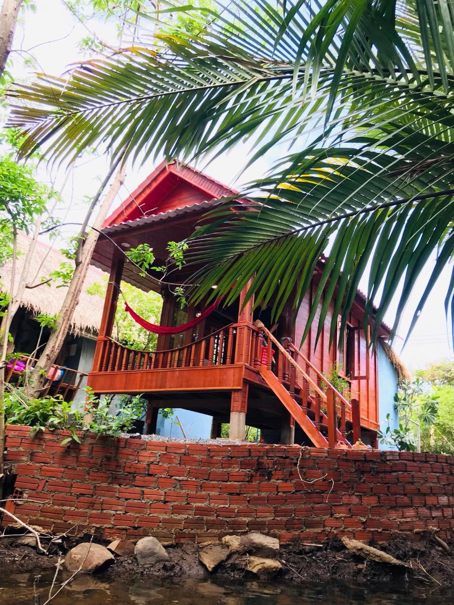 Retro Kampot Guesthouse Dış mekan fotoğraf