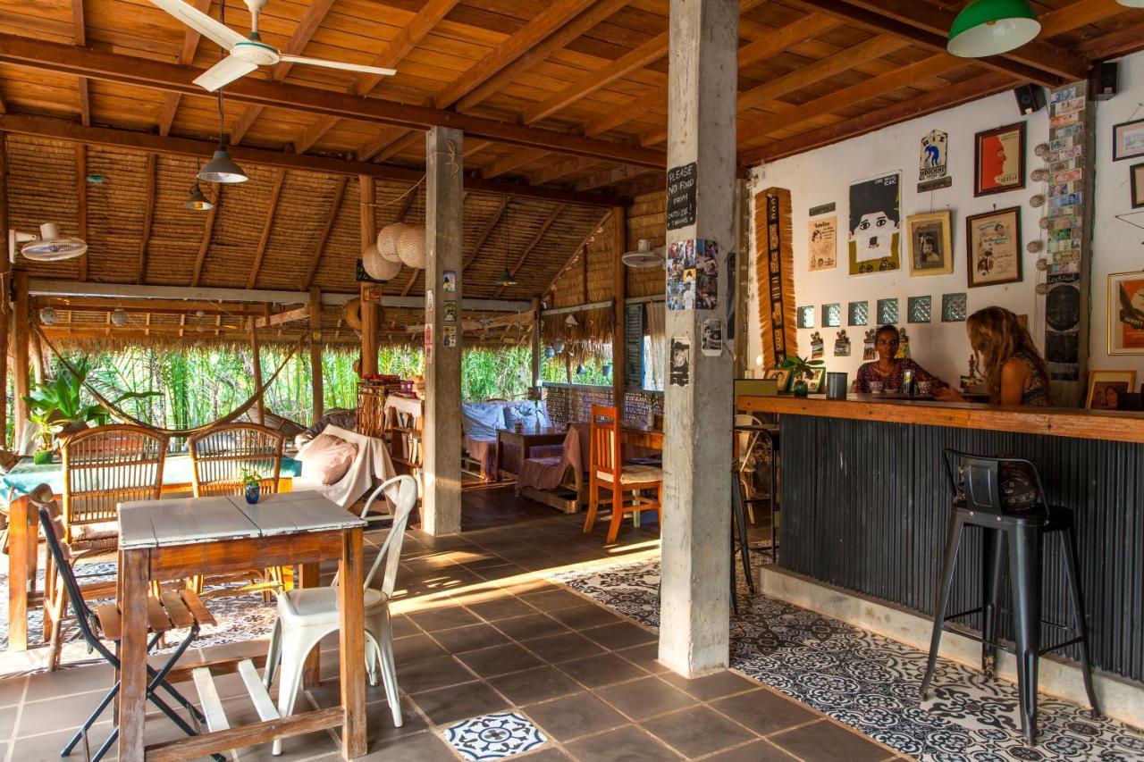 Retro Kampot Guesthouse Dış mekan fotoğraf