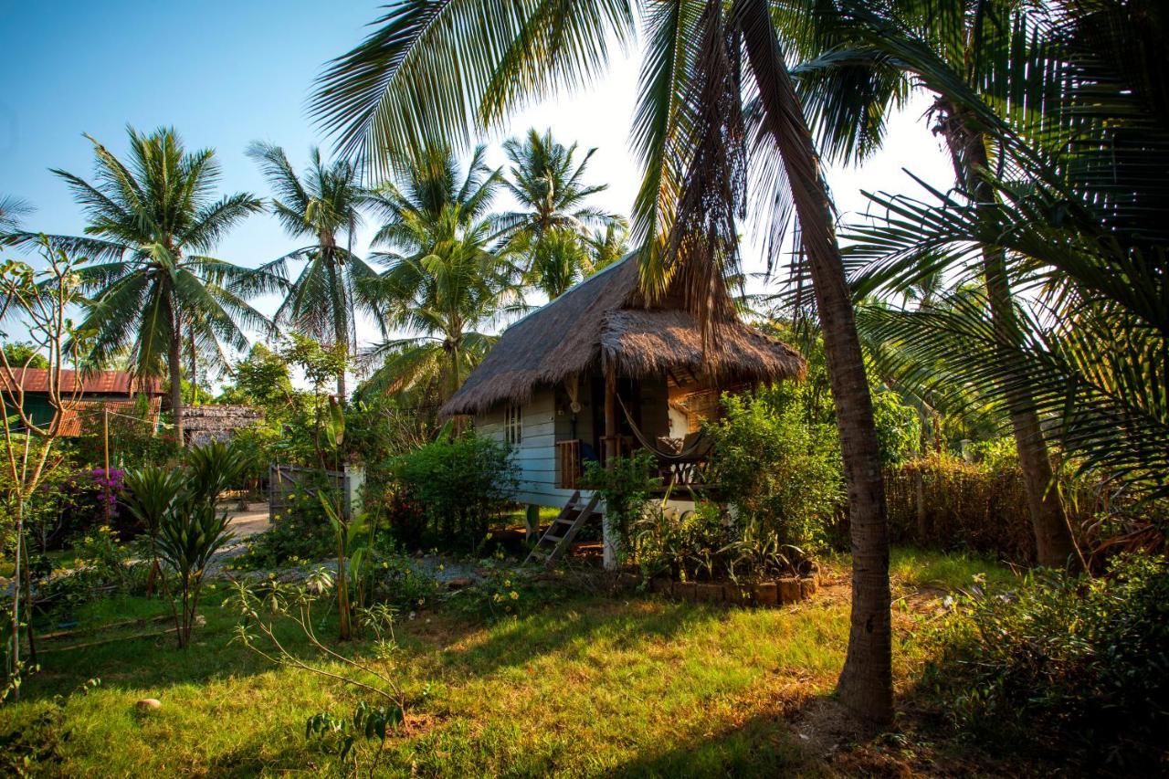 Retro Kampot Guesthouse Dış mekan fotoğraf