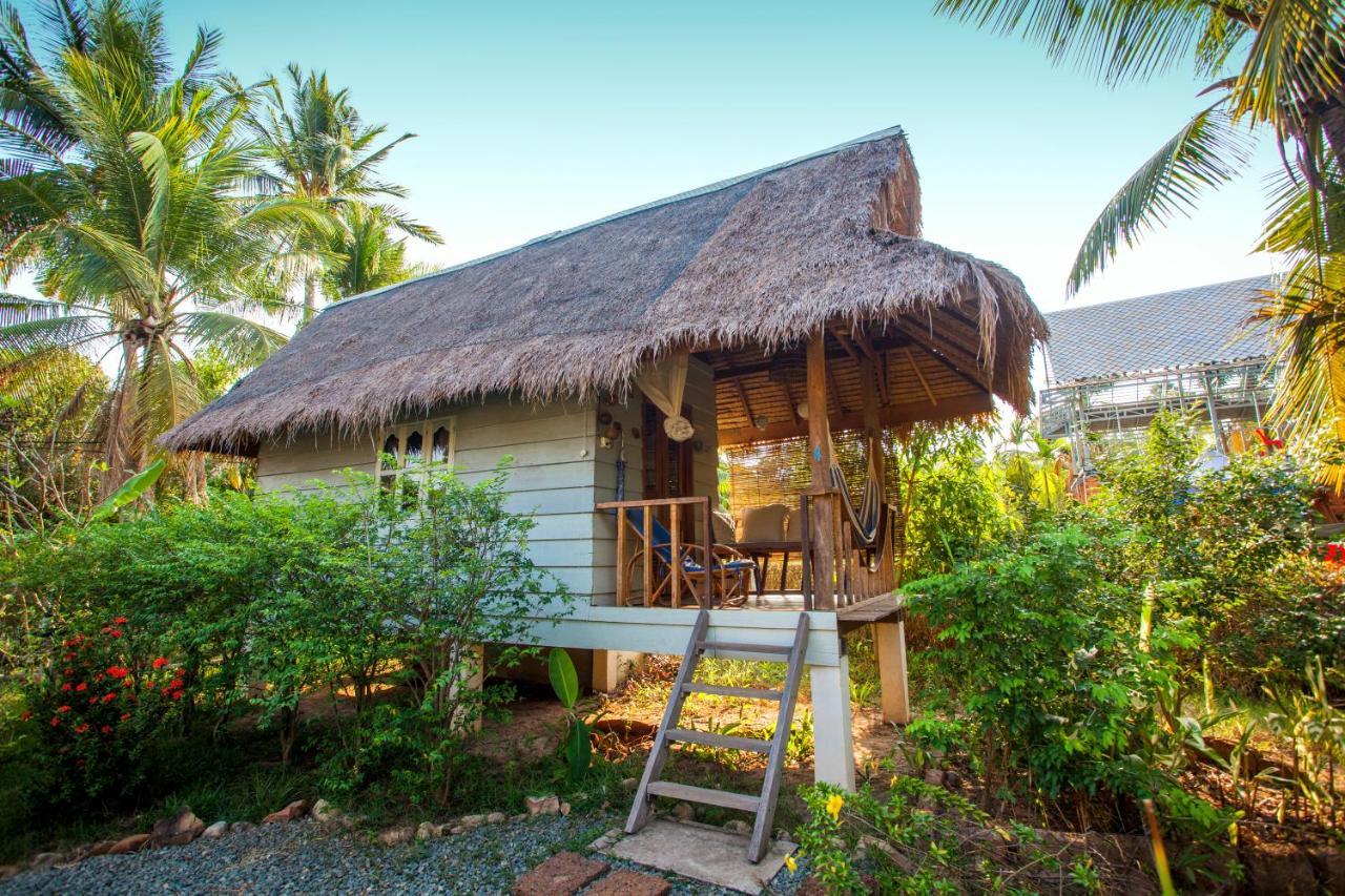 Retro Kampot Guesthouse Dış mekan fotoğraf