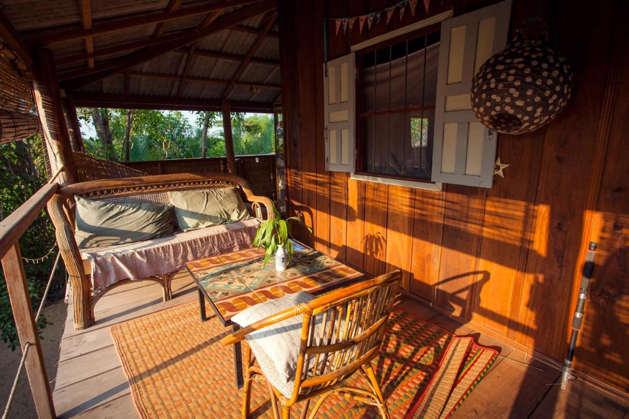 Retro Kampot Guesthouse Dış mekan fotoğraf