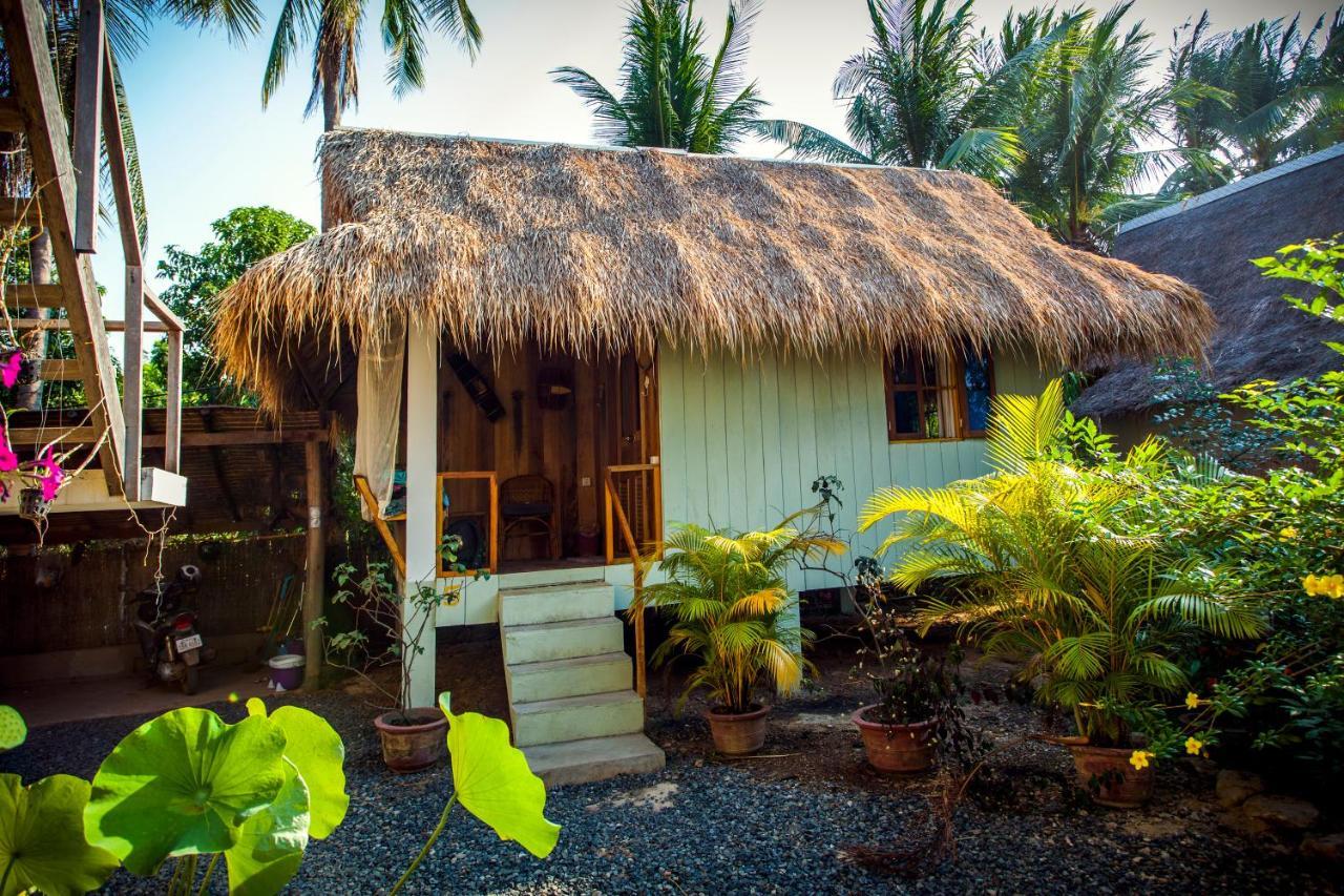 Retro Kampot Guesthouse Dış mekan fotoğraf
